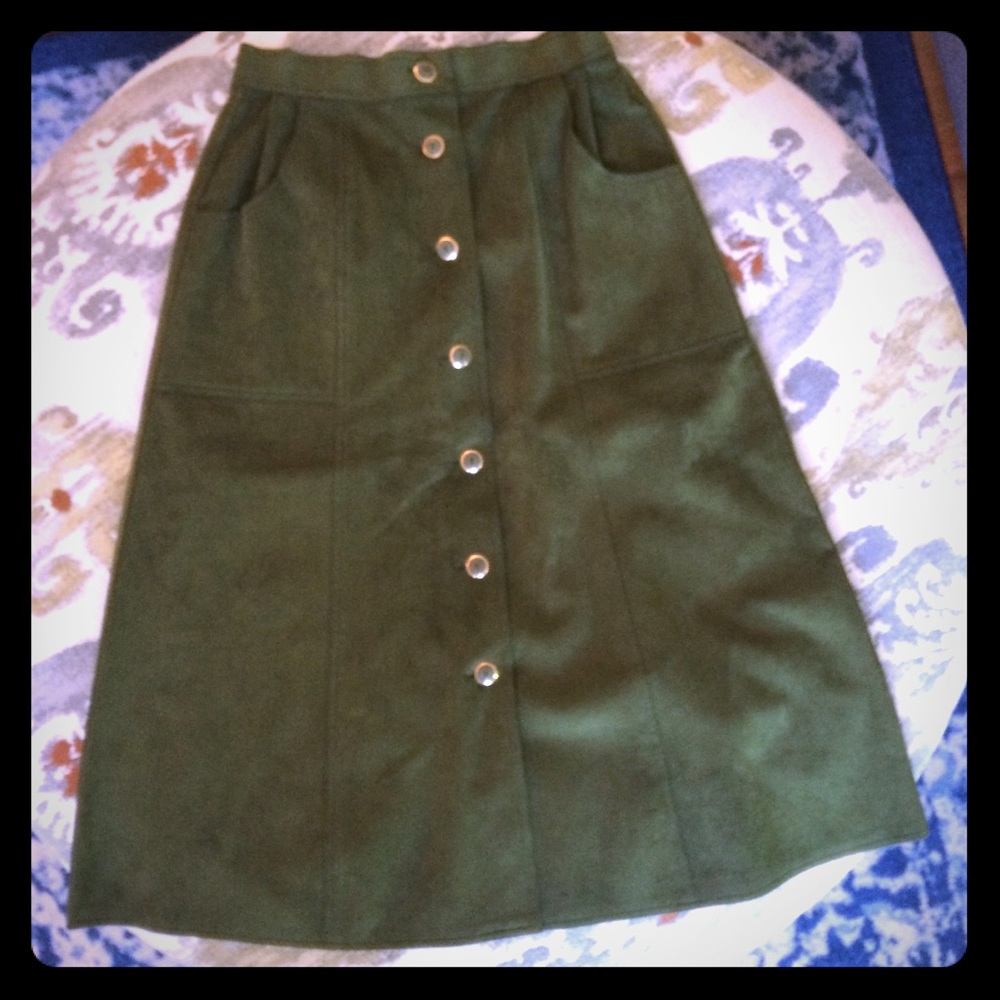 Vintage suede high-waisted skirt.